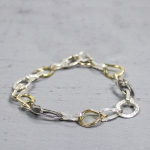 Bracelet with open oval links gold filled. 