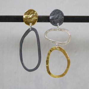 Asymmetrische oorstekers zilver, oxy, verguld