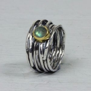 Ring silver twisted with Labradorite