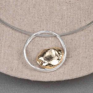 Hanger dubbel draad met hart van goud