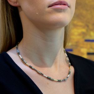 Collier buisjes en edelstenen