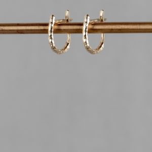 Oorbel 14 karaat goud lus gehamerd