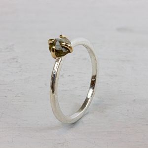 Ring silver + 9 carat + Labradorite Rose