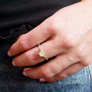 Ring zilver + 9 karaat + Maansteen Roosje