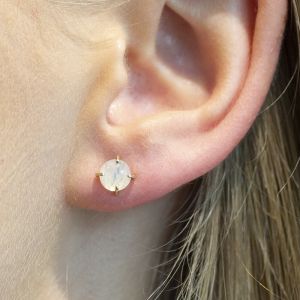 Oorbel Roos met Maansteen