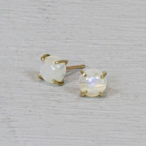 Earring Rose with Moonstone