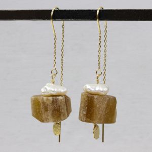 Pull through earring Calcite + Pearl