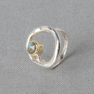Ring silver circle + 9 carat + Labradorite facet