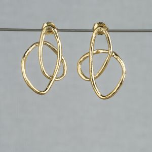 Oorsteker krabbel verguld