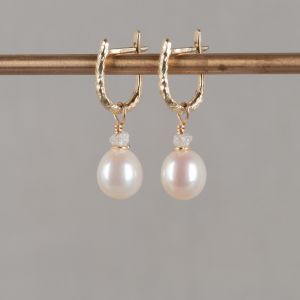 Oorbel aanhanger 14 karaat goud + Witte Parel + Ruwe Diamant