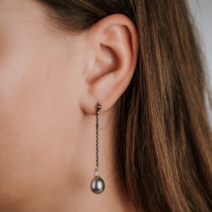 Oorbel zilver oxy + verguld Grijze Parel + Ruwe Diamant