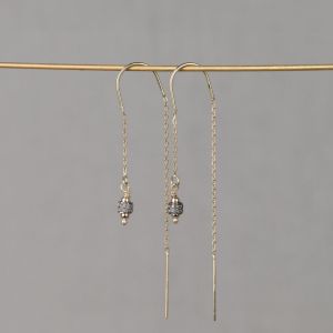 Doortrek oorbel zilver verguld + Ruwe diamant