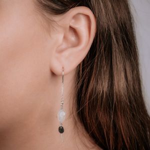 Pull-through earring + Moonstone