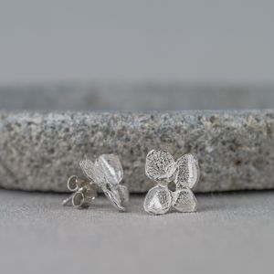 Stud earrings violet shiny white silver