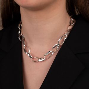 Halskette aus glänzenden Oxy-Silbergliedern