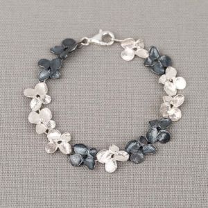 Armband Viooltjes twee kleuren