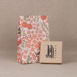 Packaging pink flowers medium