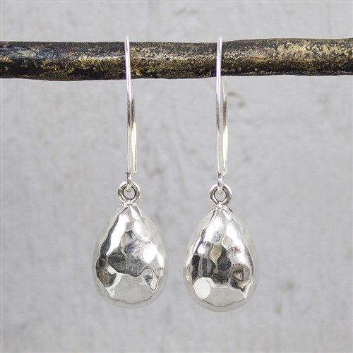 Oorbel zilver hamerslag lang