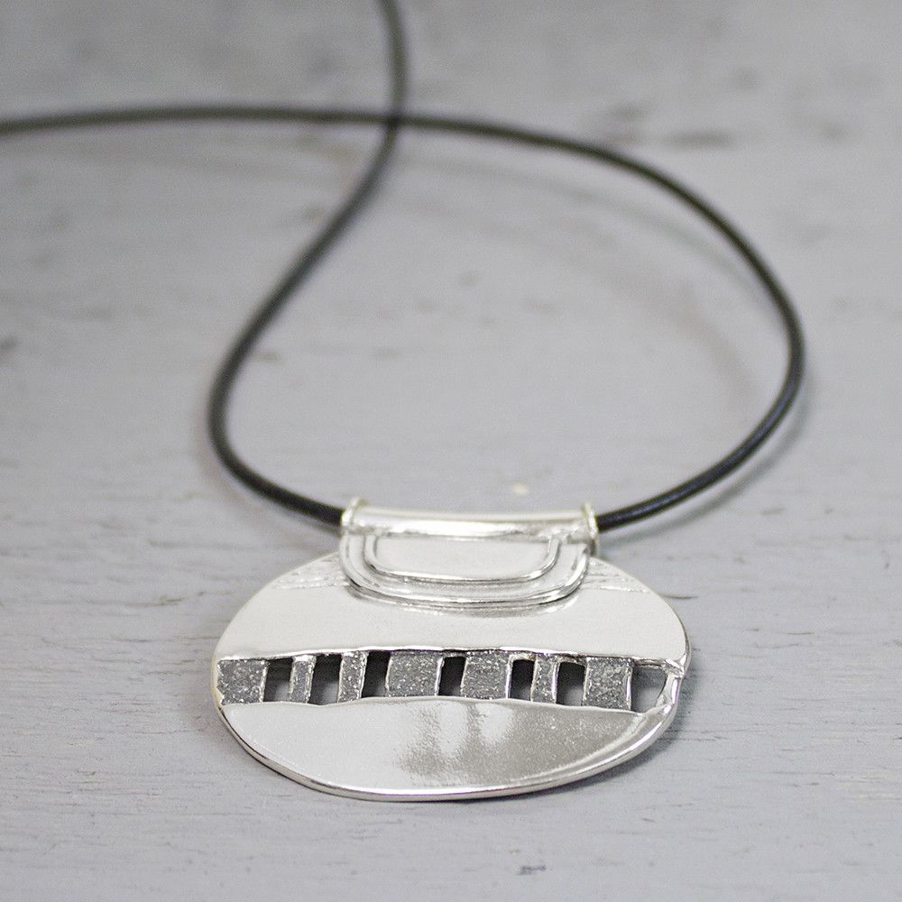 Collier leer met hanger zilver oxy / wit