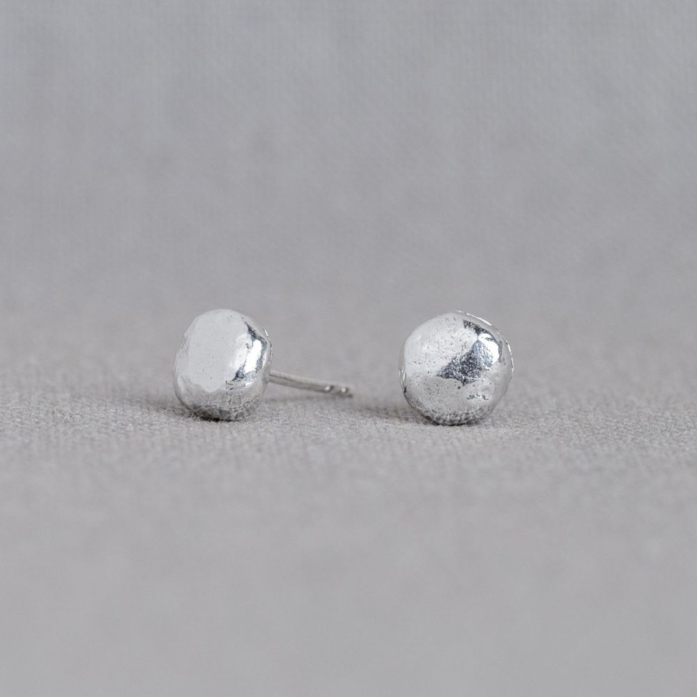 Oorknop rond zilver hamerslag