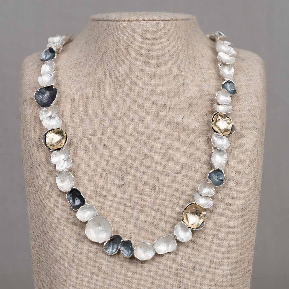 Collier drie kleuren schaaltjes