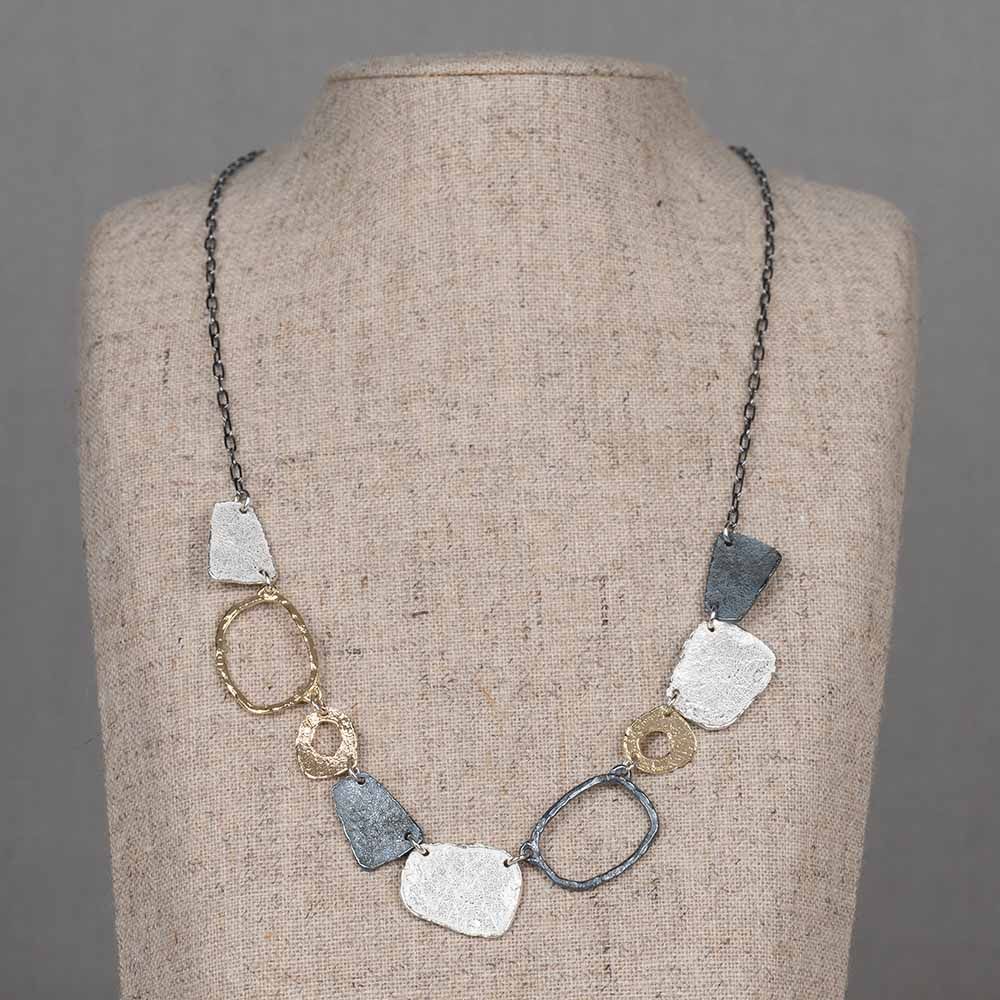 Collier drie kleuren sportief