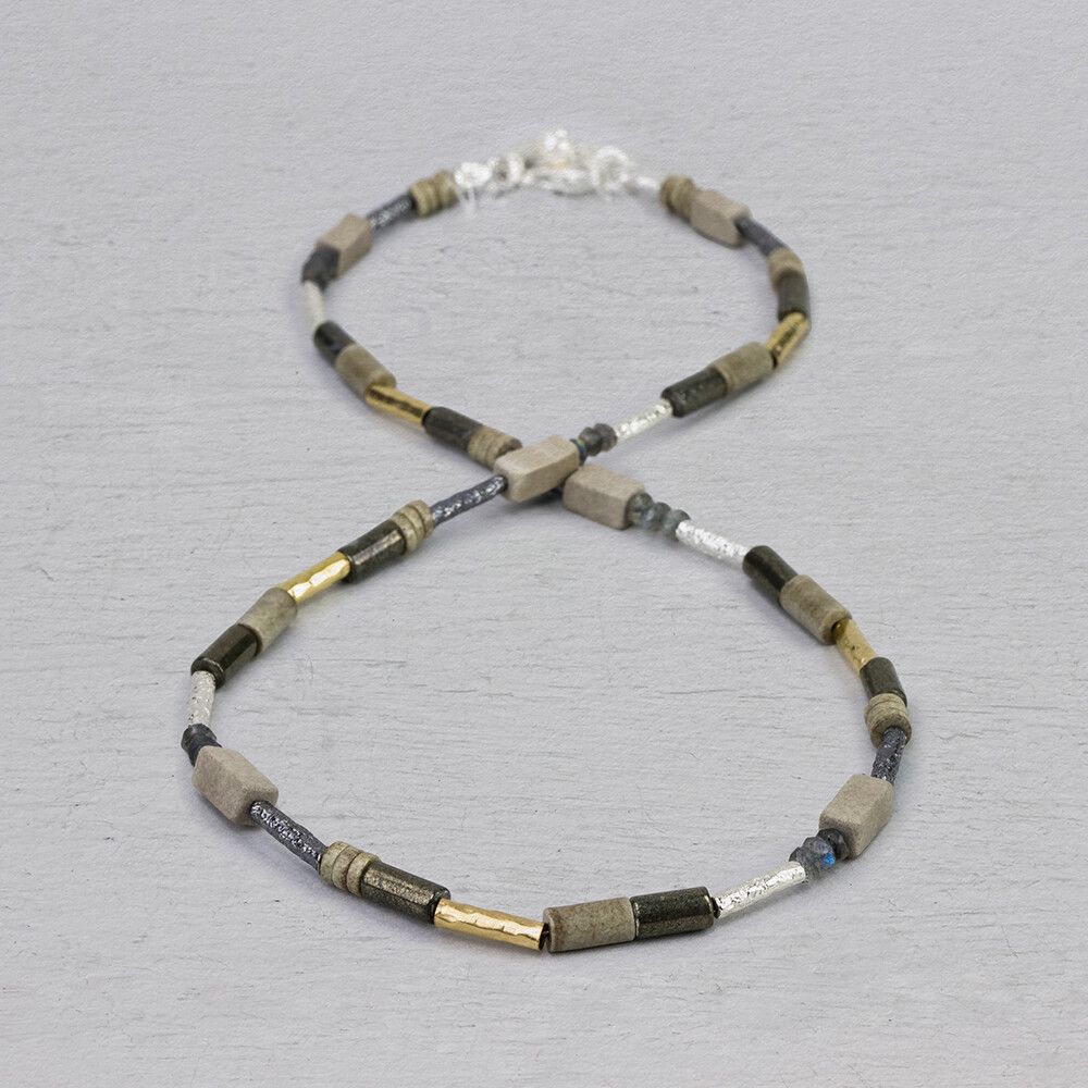 Collier buisjes en edelstenen