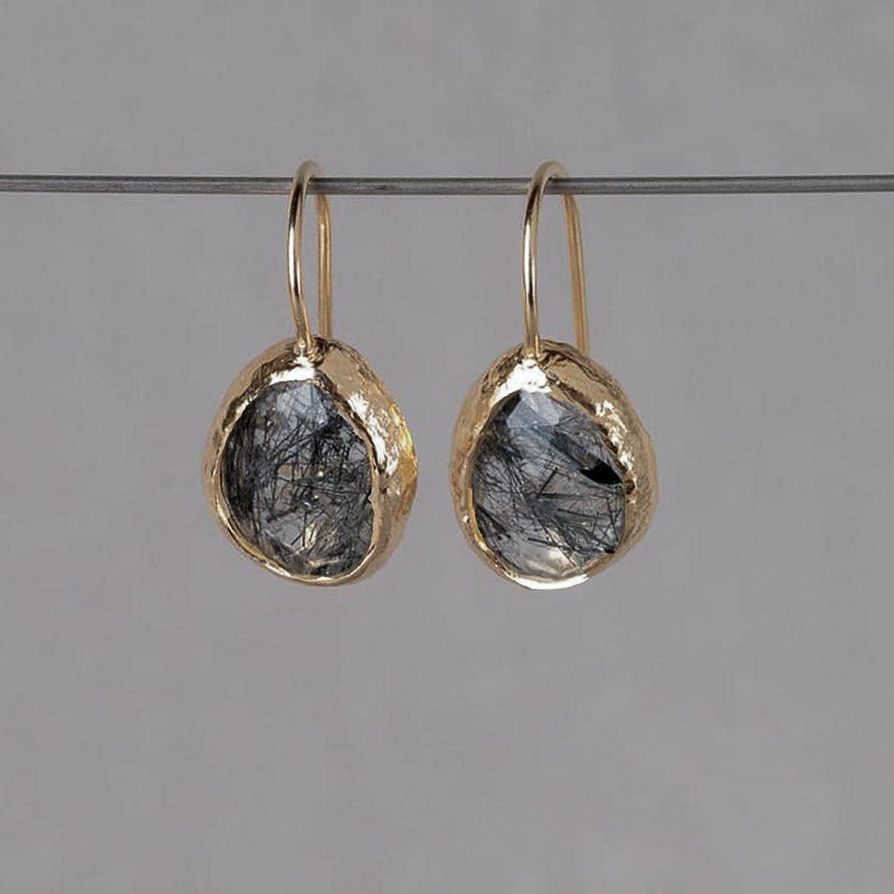 Oorhangers grote druppel Black Rutielkwarts