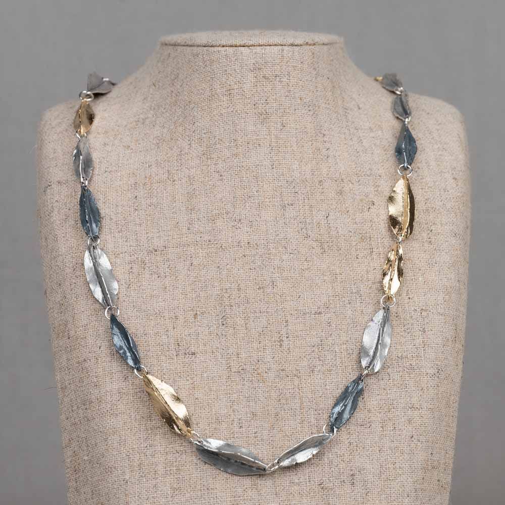 Collier gevouwen blaadjes