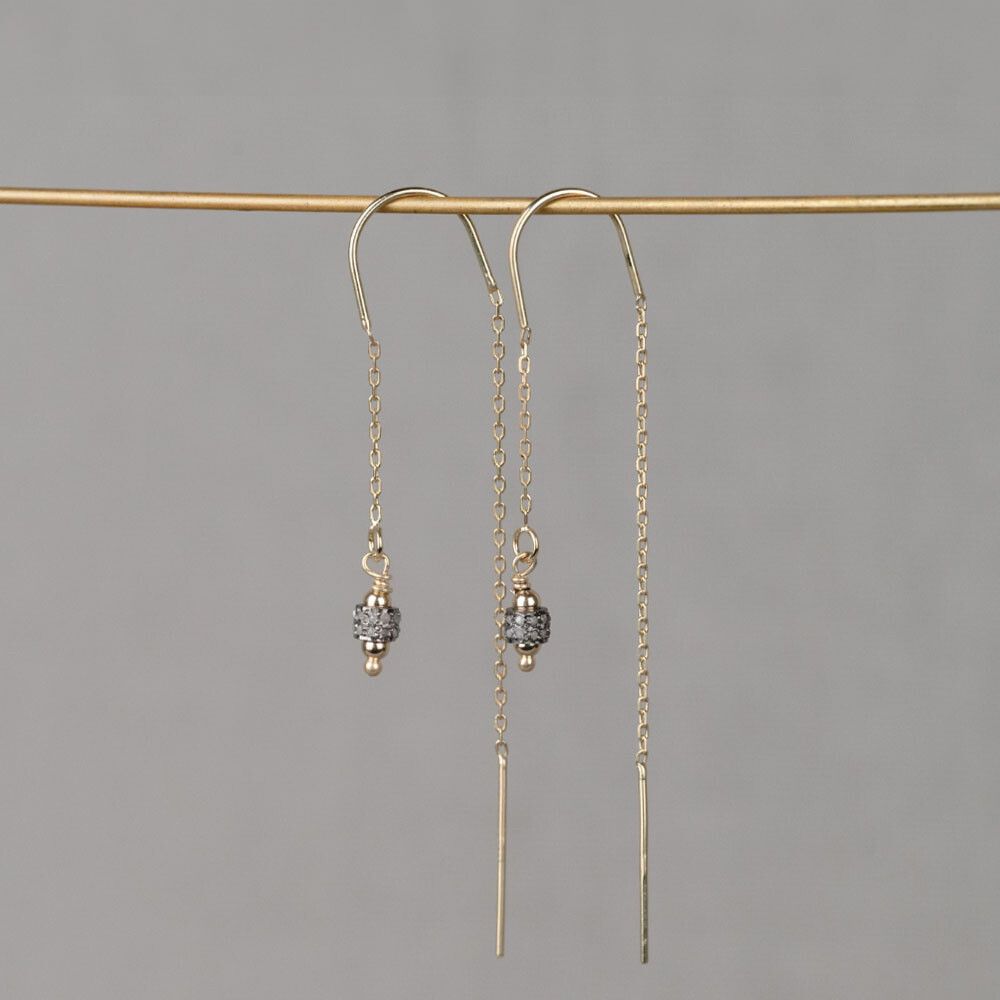 Doortrek oorbel zilver verguld + Ruwe diamant