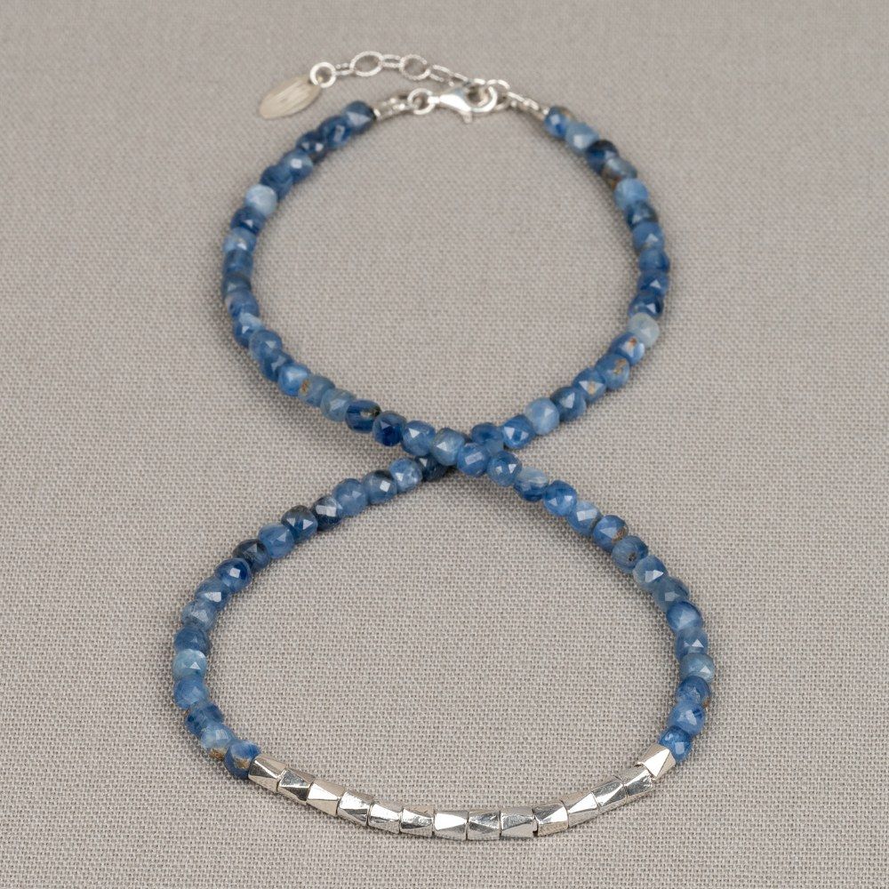 Collier Kyaniet met rij van zilver hoekige tubes