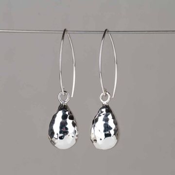 Earring silver hammertone long