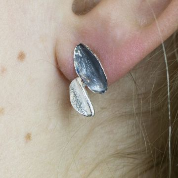 Oorbel zilver wit en oxy dubbel blad