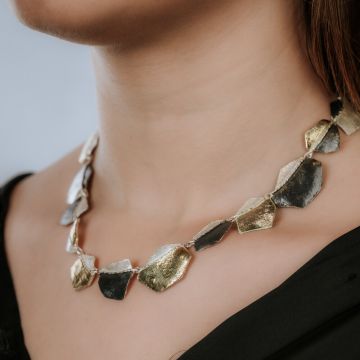 Collier drie kleuren met veel hoeken