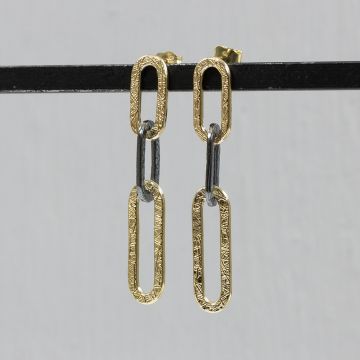 Two-color linked ear stud Goldfilled
