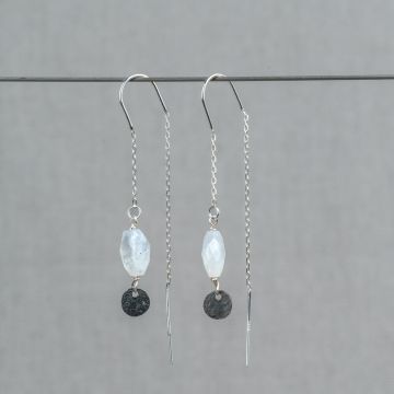 Doortrek oorbel + Maansteen