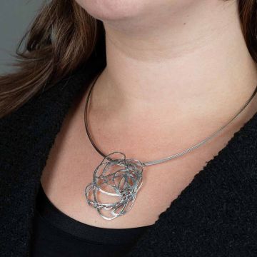 Pendant flower oxy shiny