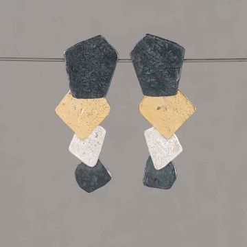 Dreifarbige figürliche Ohrstecker