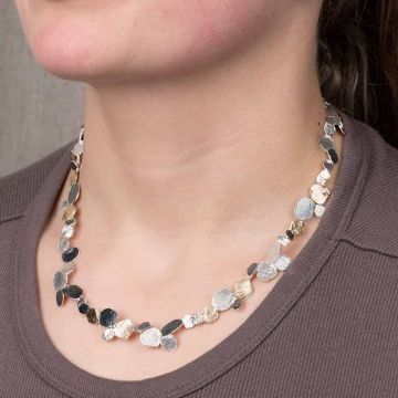 Necklace three colors dotted
