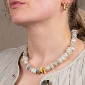 LIMITIERTE Mondstein- und vergoldete Mohnblumen-Halskette