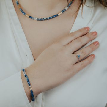 Ring zilver + 9 karaat + Kyaniet roosje