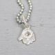 Hanger kleine hand van Fatima zilver wit+ Labradoriet